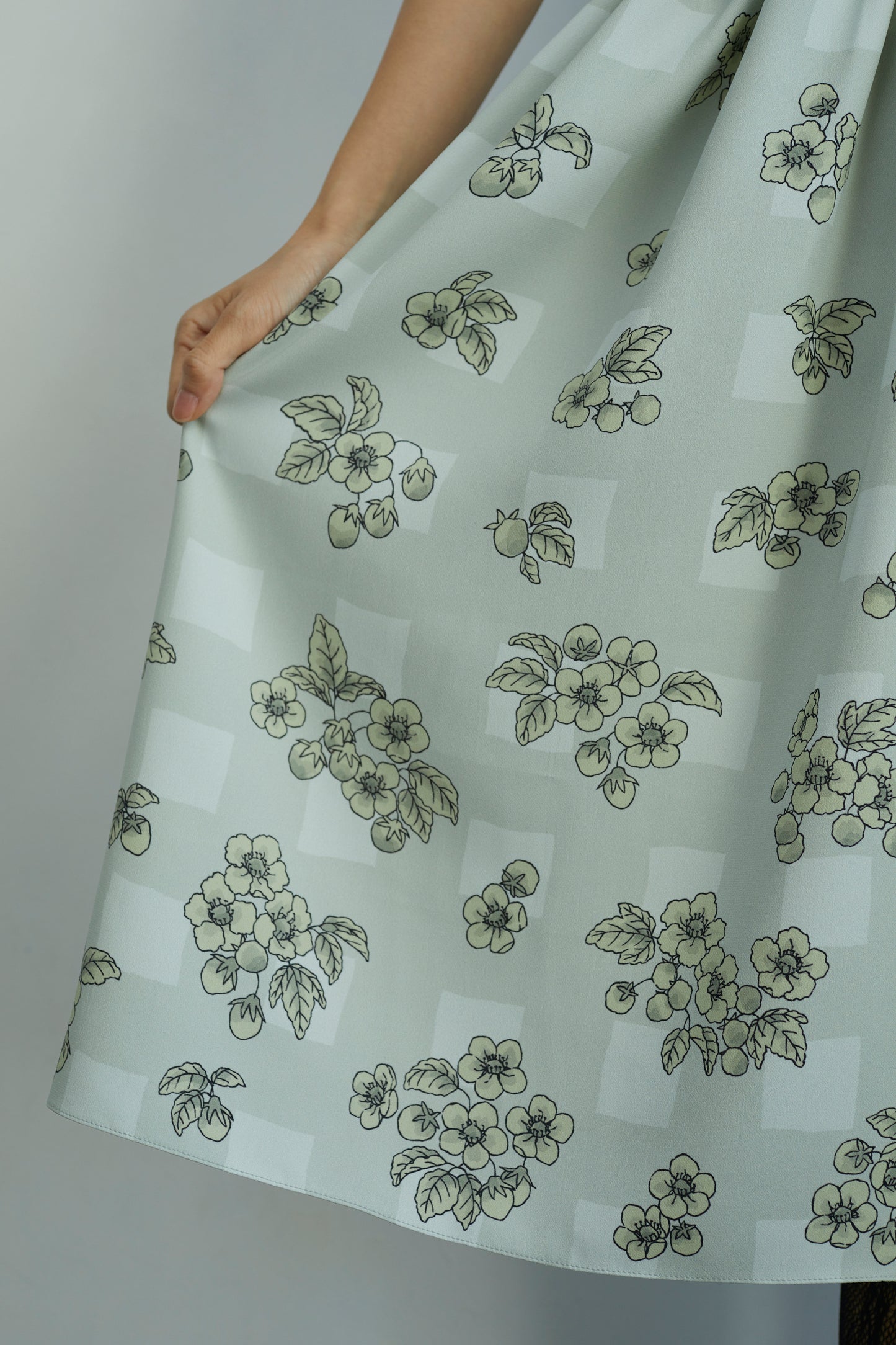 ”いちご園”ワンピース "The Strawberry Garden" Dress