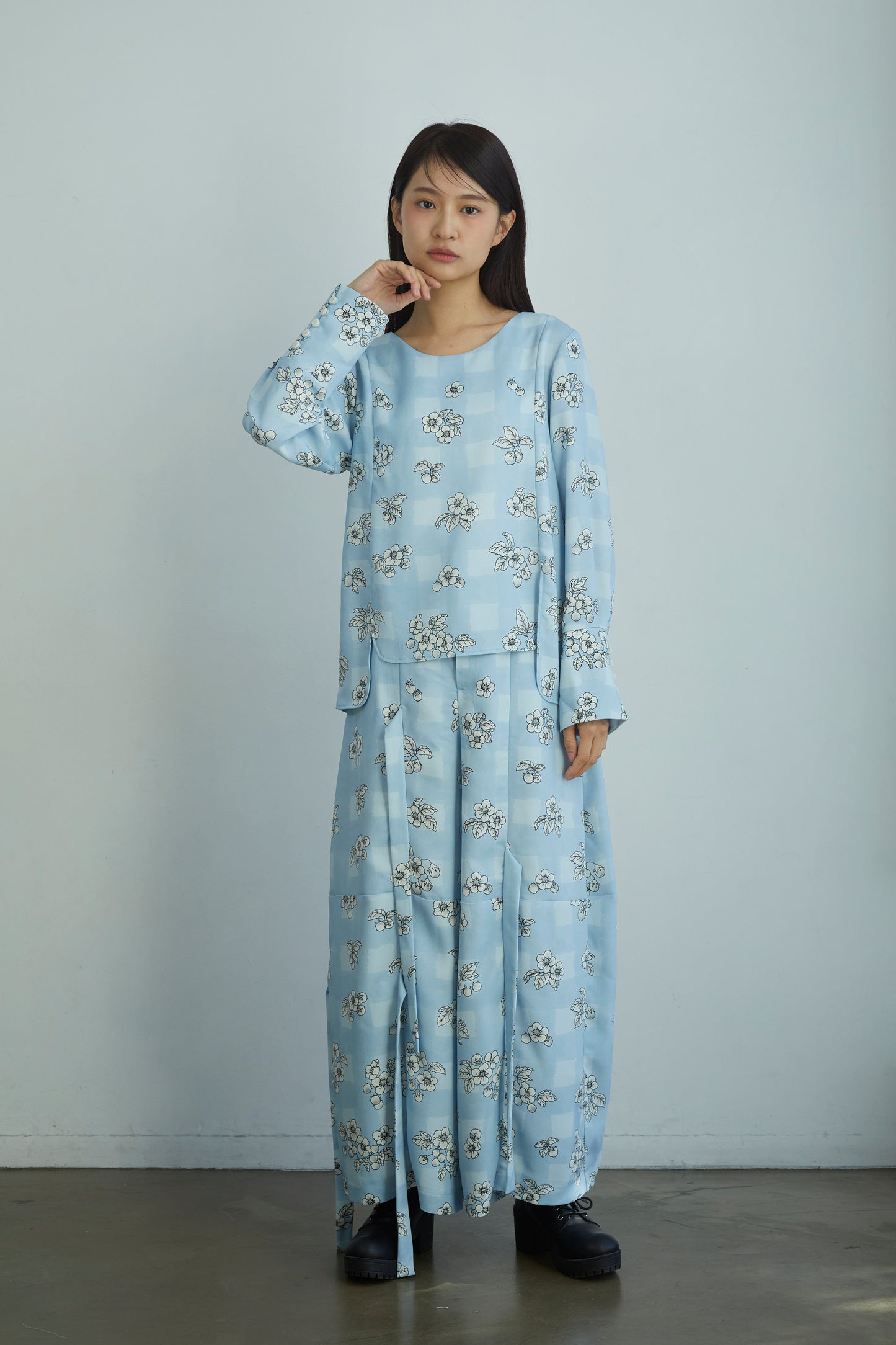 ”いちご園”ブラウス "The Strawberry Garden" Blouse