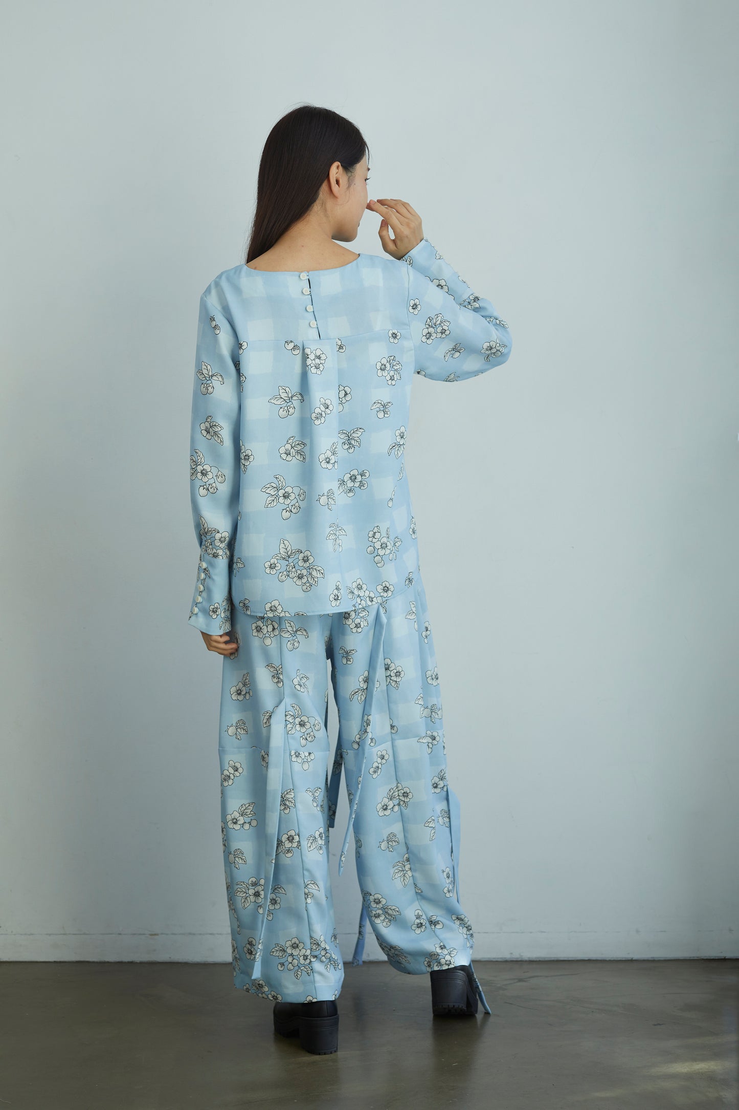 ”いちご園”ブラウス "The Strawberry Garden" Blouse