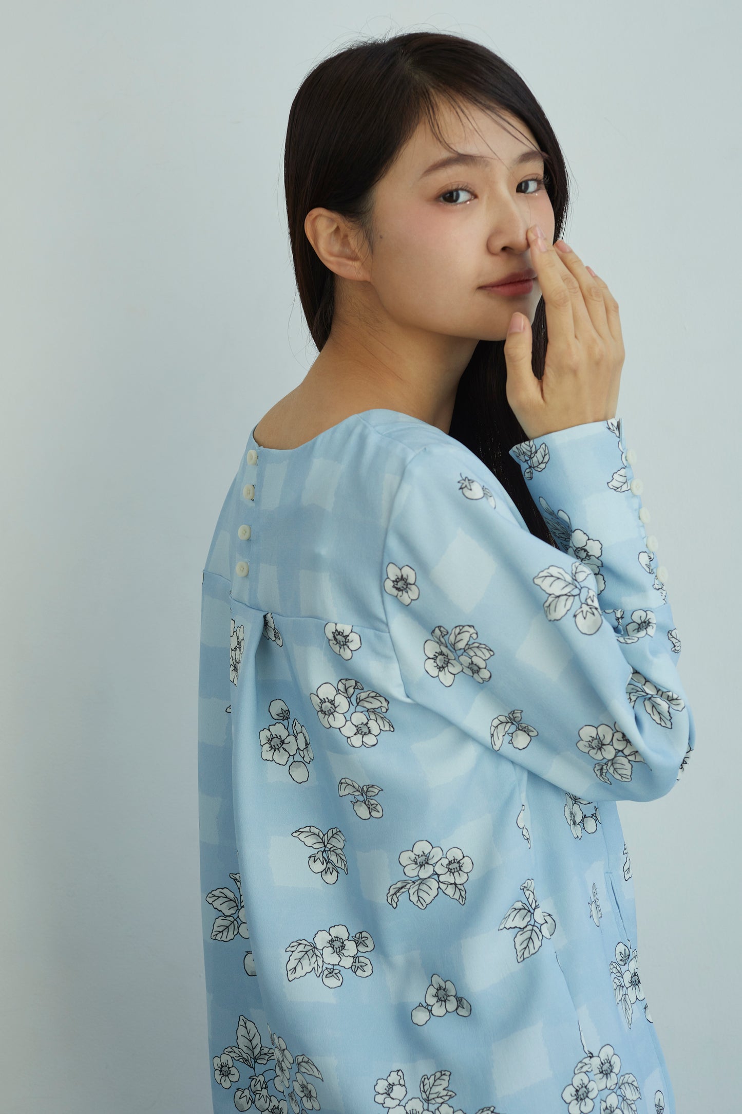 ”いちご園”ブラウス "The Strawberry Garden" Blouse