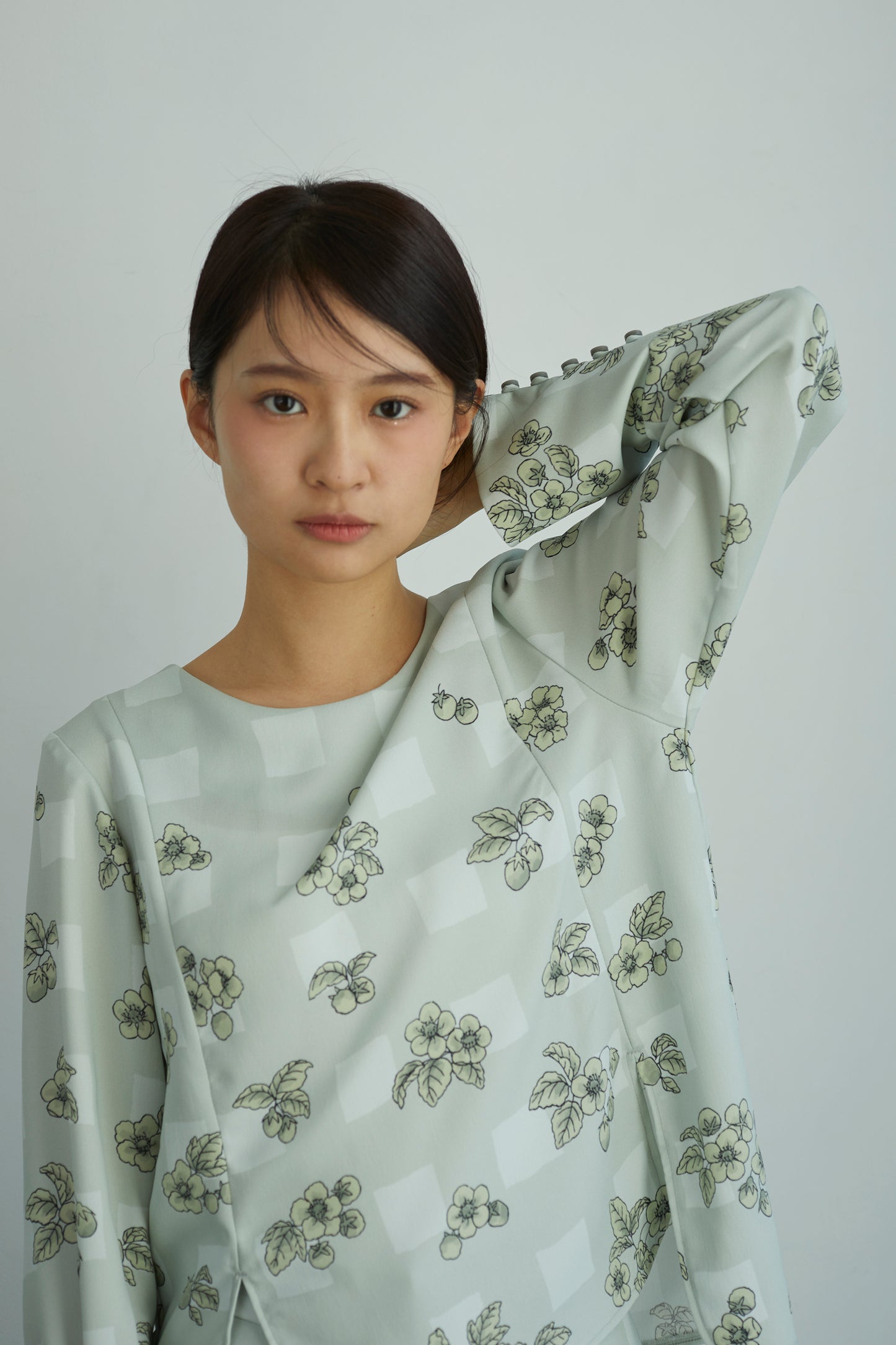 ”いちご園”ブラウス "The Strawberry Garden" Blouse