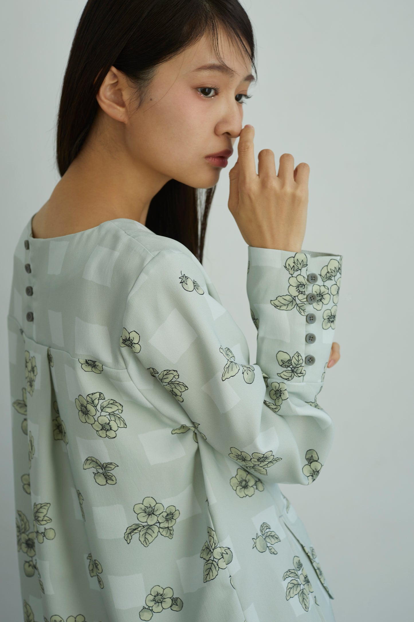 ”いちご園”ブラウス "The Strawberry Garden" Blouse