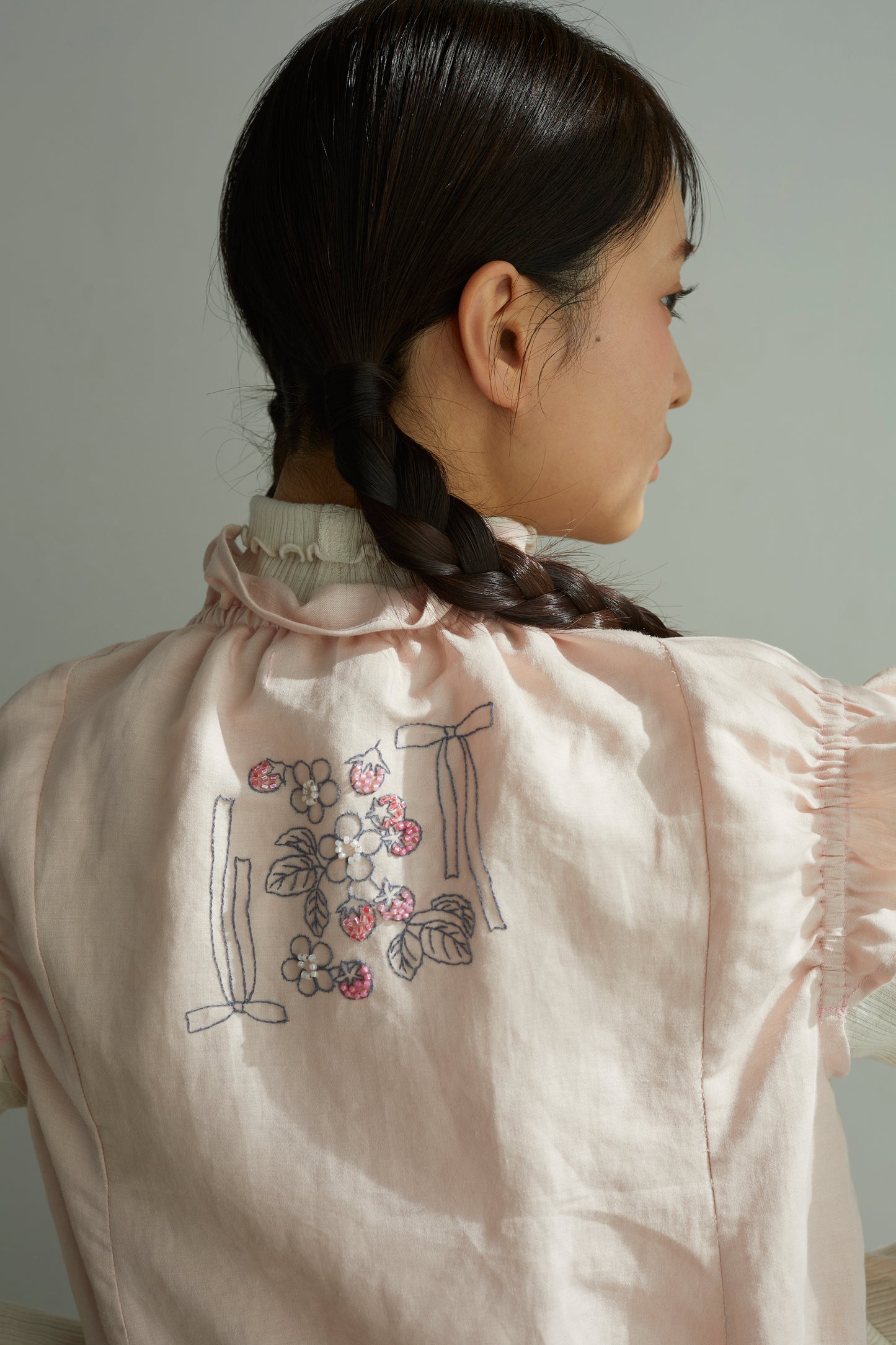 苺のチャイナ釦ブラウス Strawberry Chinese Knot Button Blouse