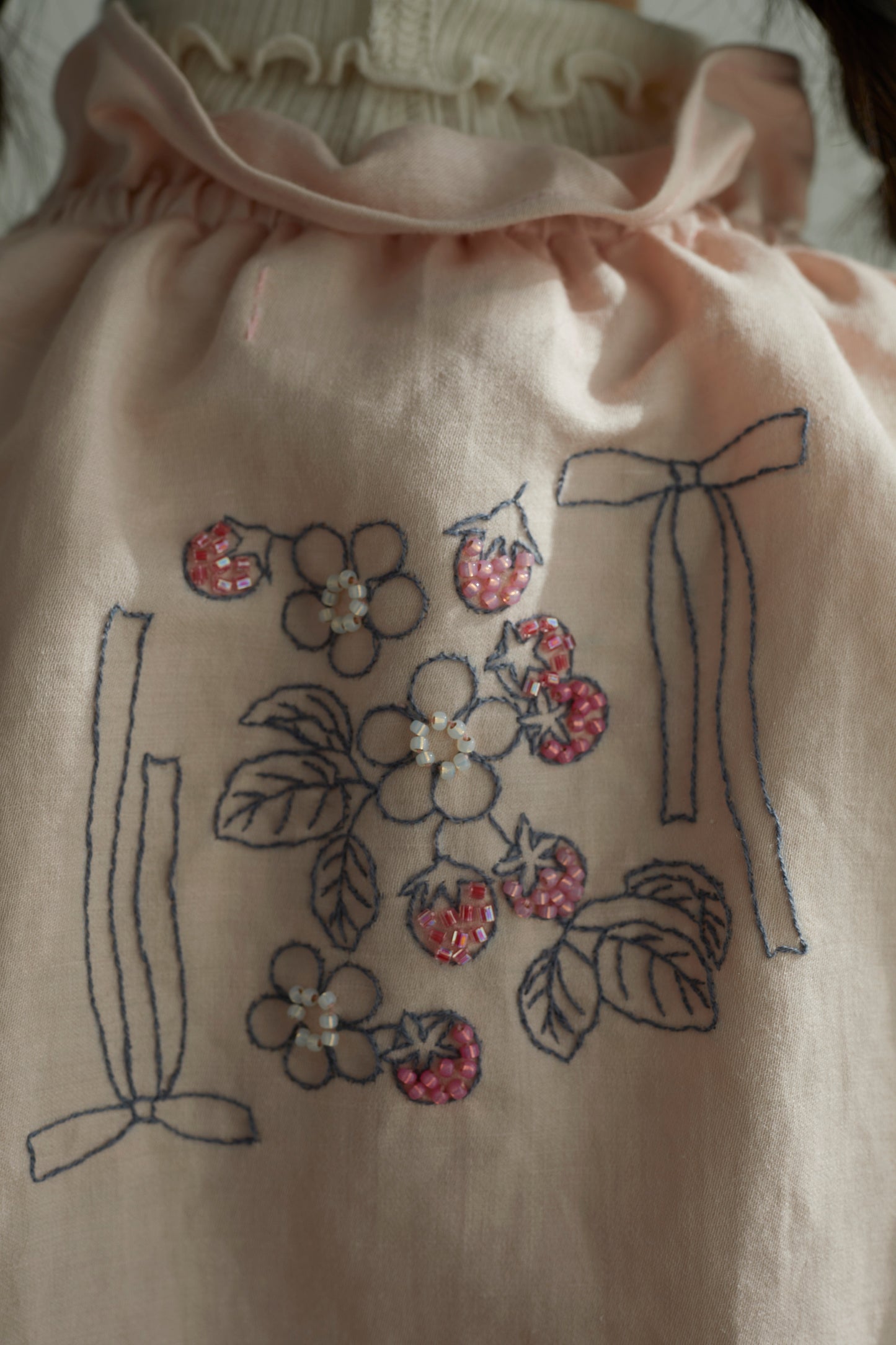 苺のチャイナ釦ブラウス Strawberry Chinese Knot Button Blouse