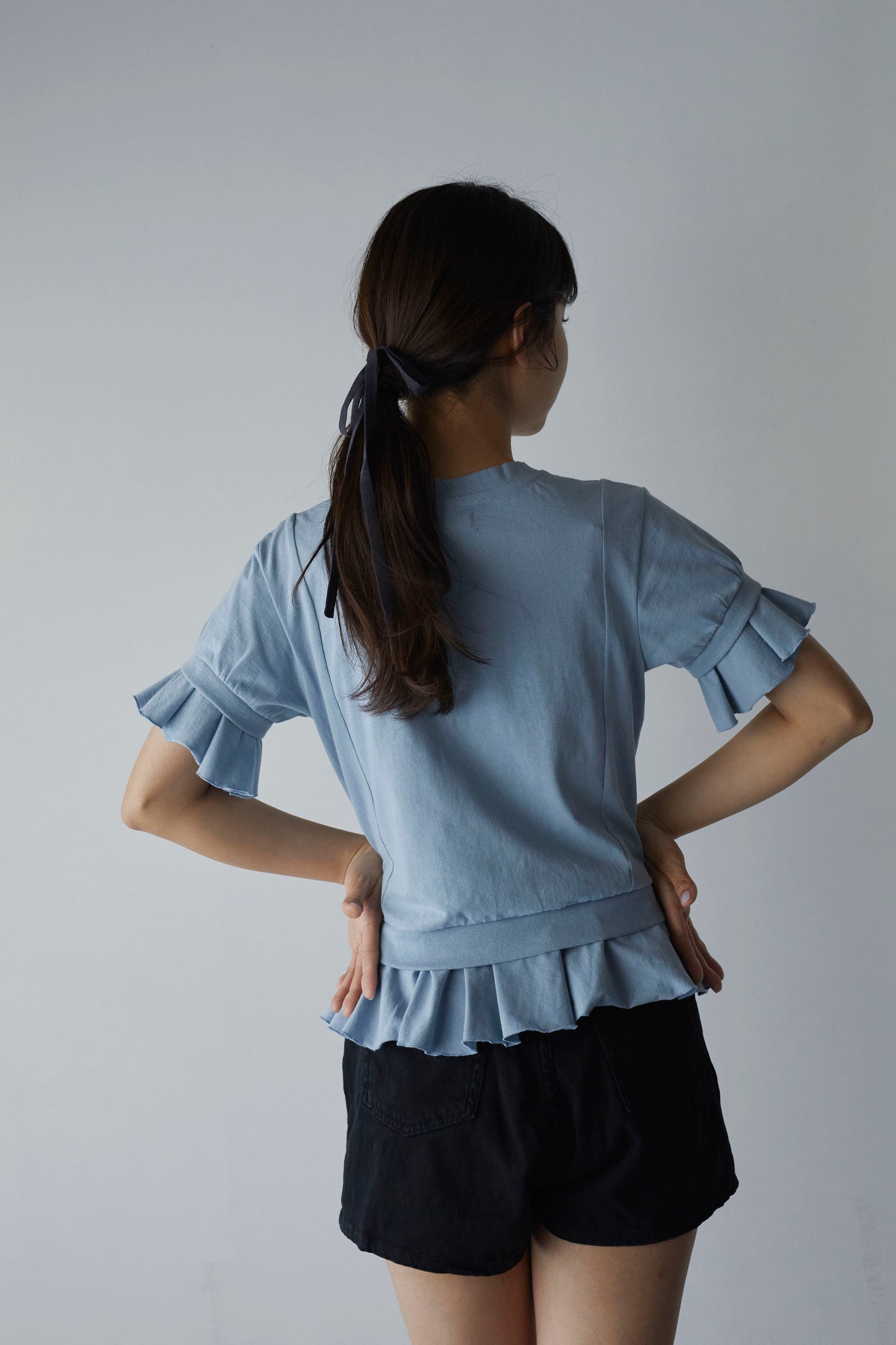 雲のフリルTシャツ "Clouds" Frill Hem T-shirt